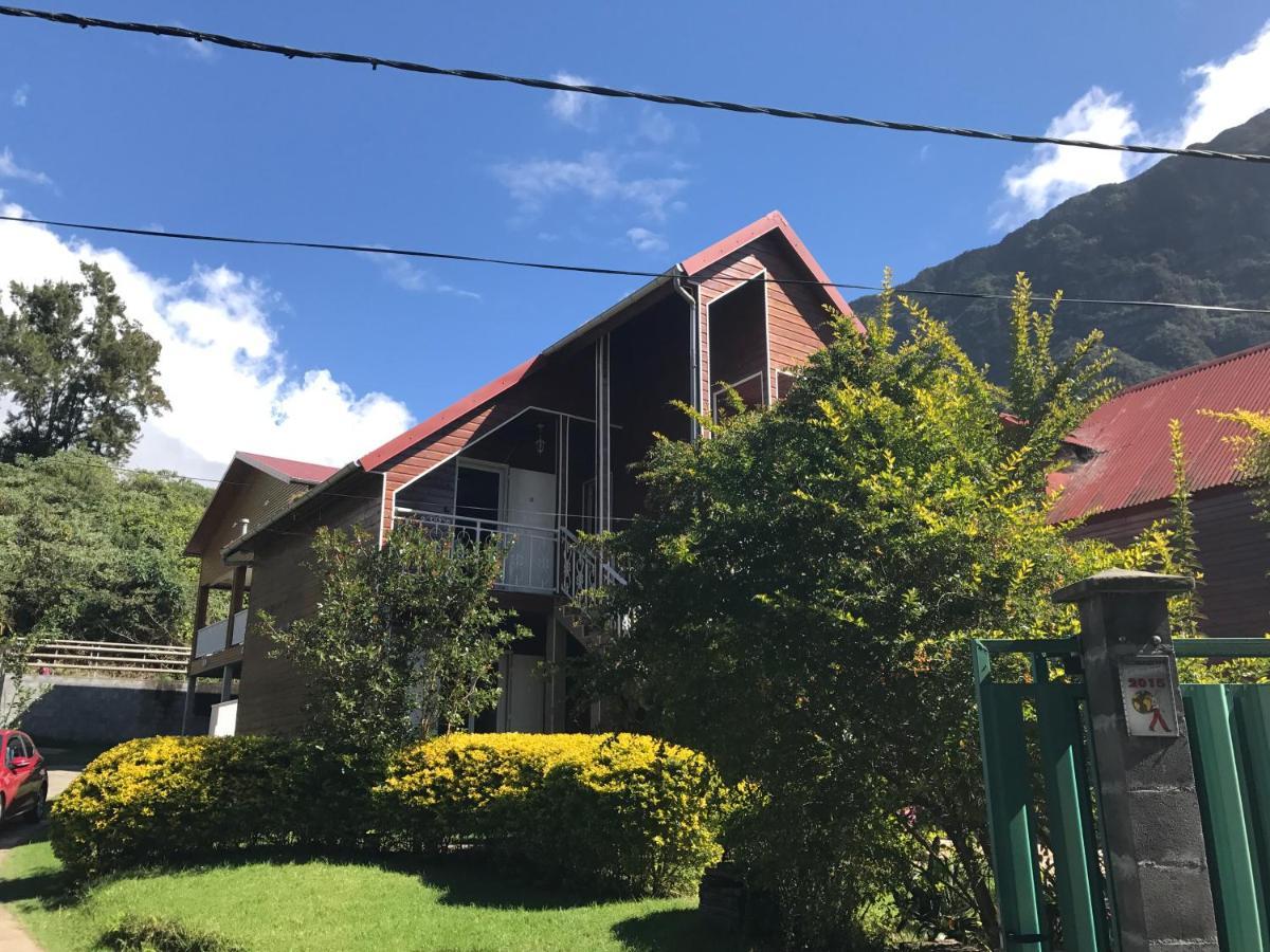 Le Jean Robert Bed & Breakfast Salazie Exterior foto